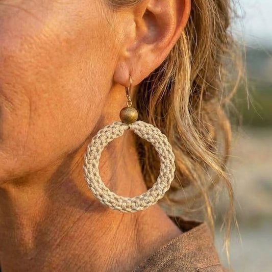 עגילי 'שיבטה' בז' טבעי