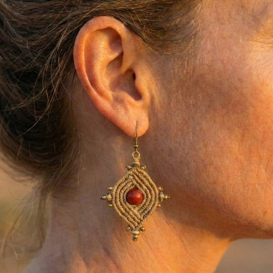 עגילי 'הופי' קאמל וג'ספר אדום