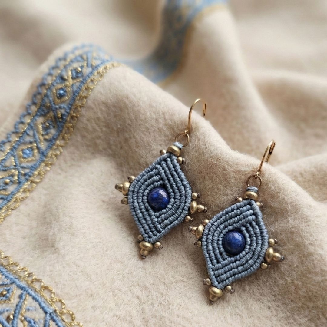 עגילי 'הופי' כחלחל ולאפיס לזולי