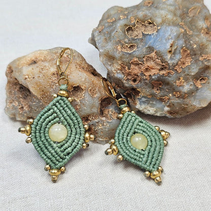 עגילי 'הופי' ירוק מרווה וסיטרין