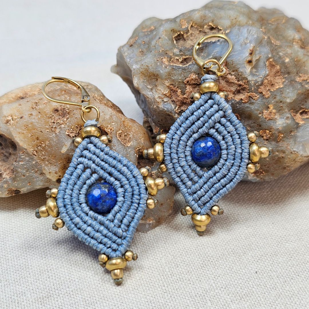 עגילי 'הופי' כחלחל ולאפיס לזולי