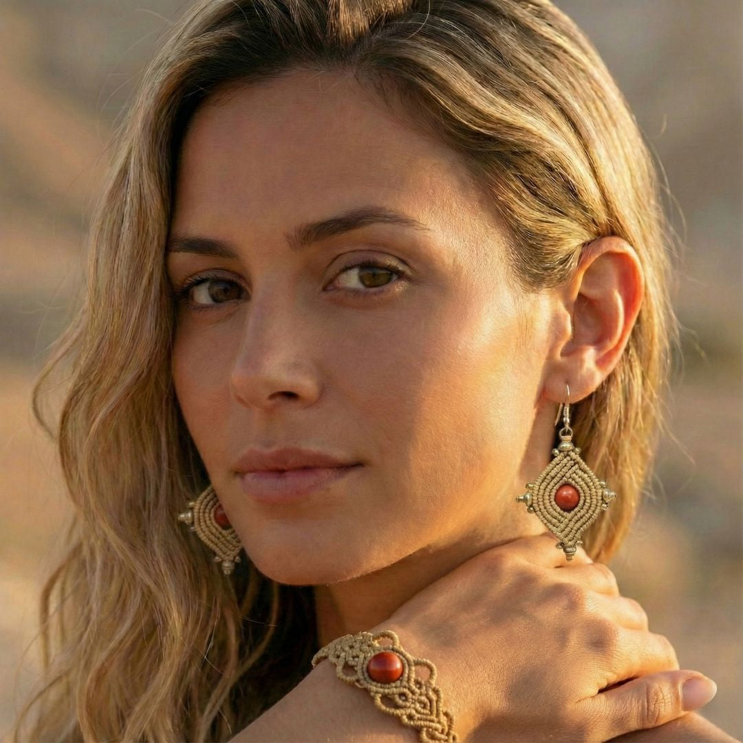 עגילי 'הופי' קאמל וג'ספר אדום