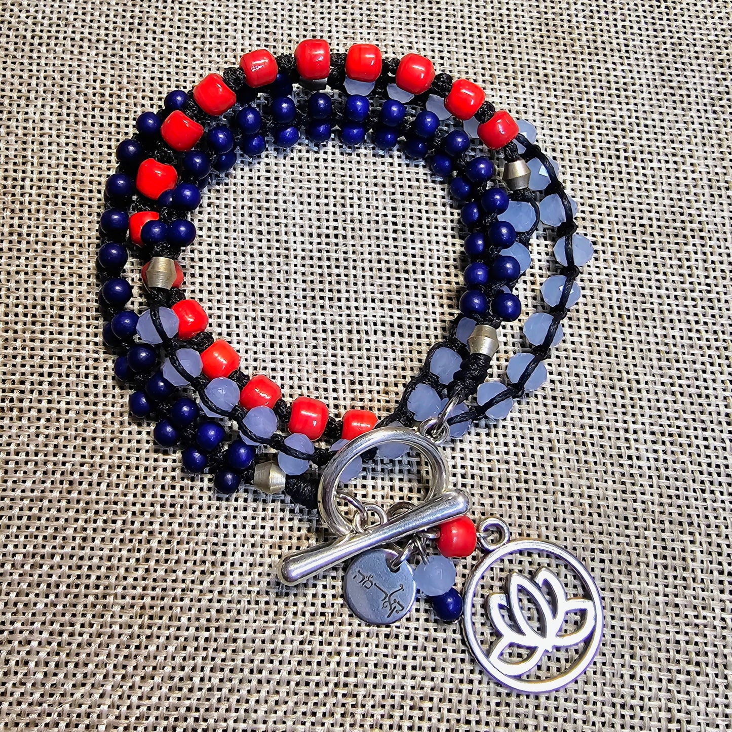 צמיד 'ברזיל' - תליון לוטוס