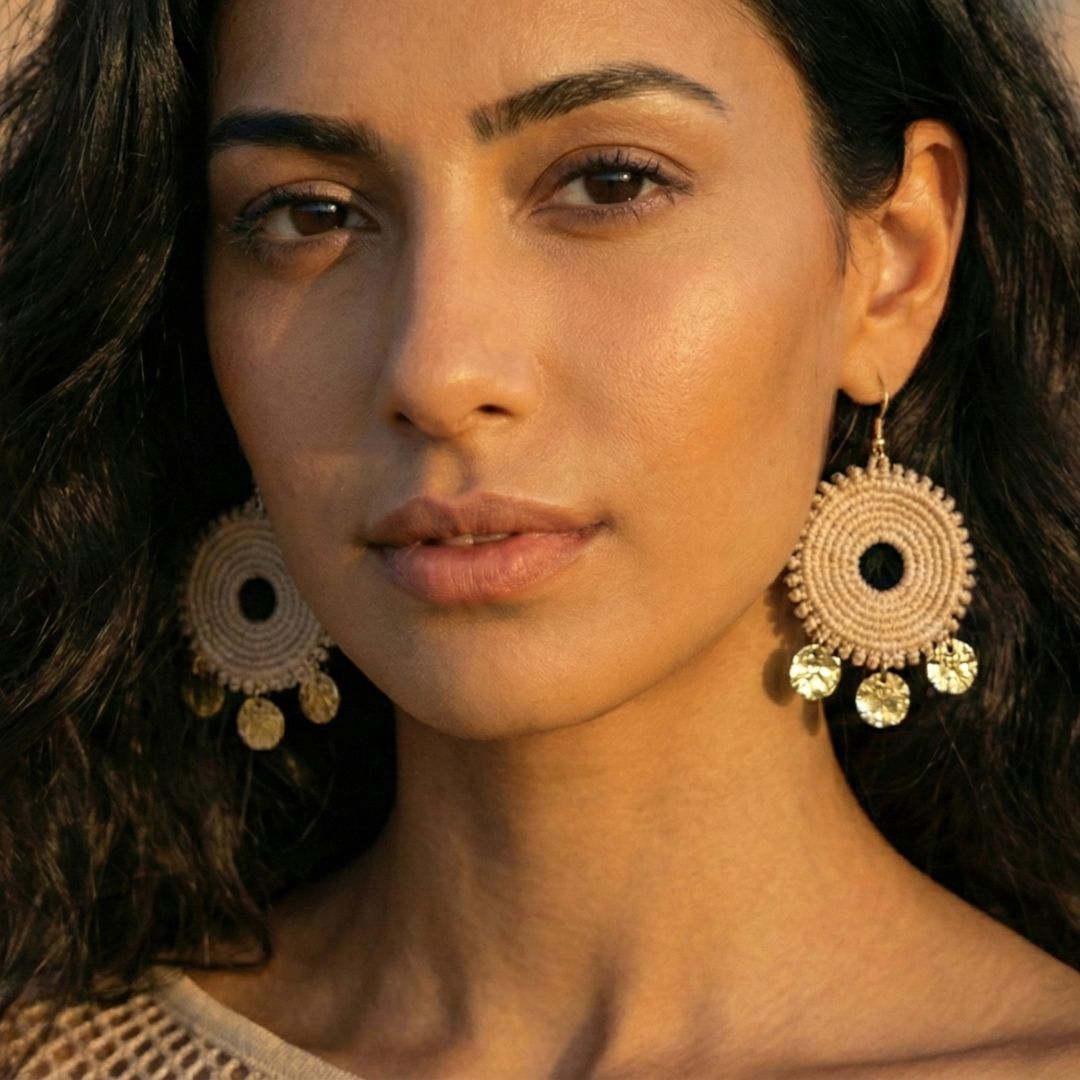 עגילי 'סהרה' בז' טבעי