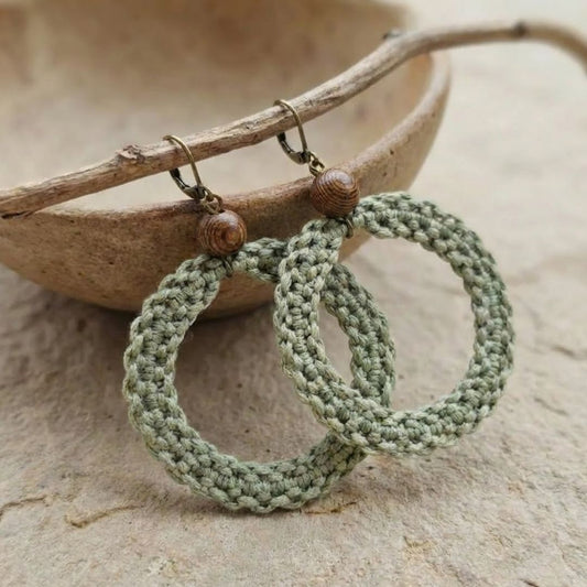 עגילי 'שיבטה' ירוק מרווה