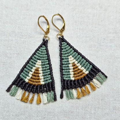 עגילי 'טיפי' זית וחום