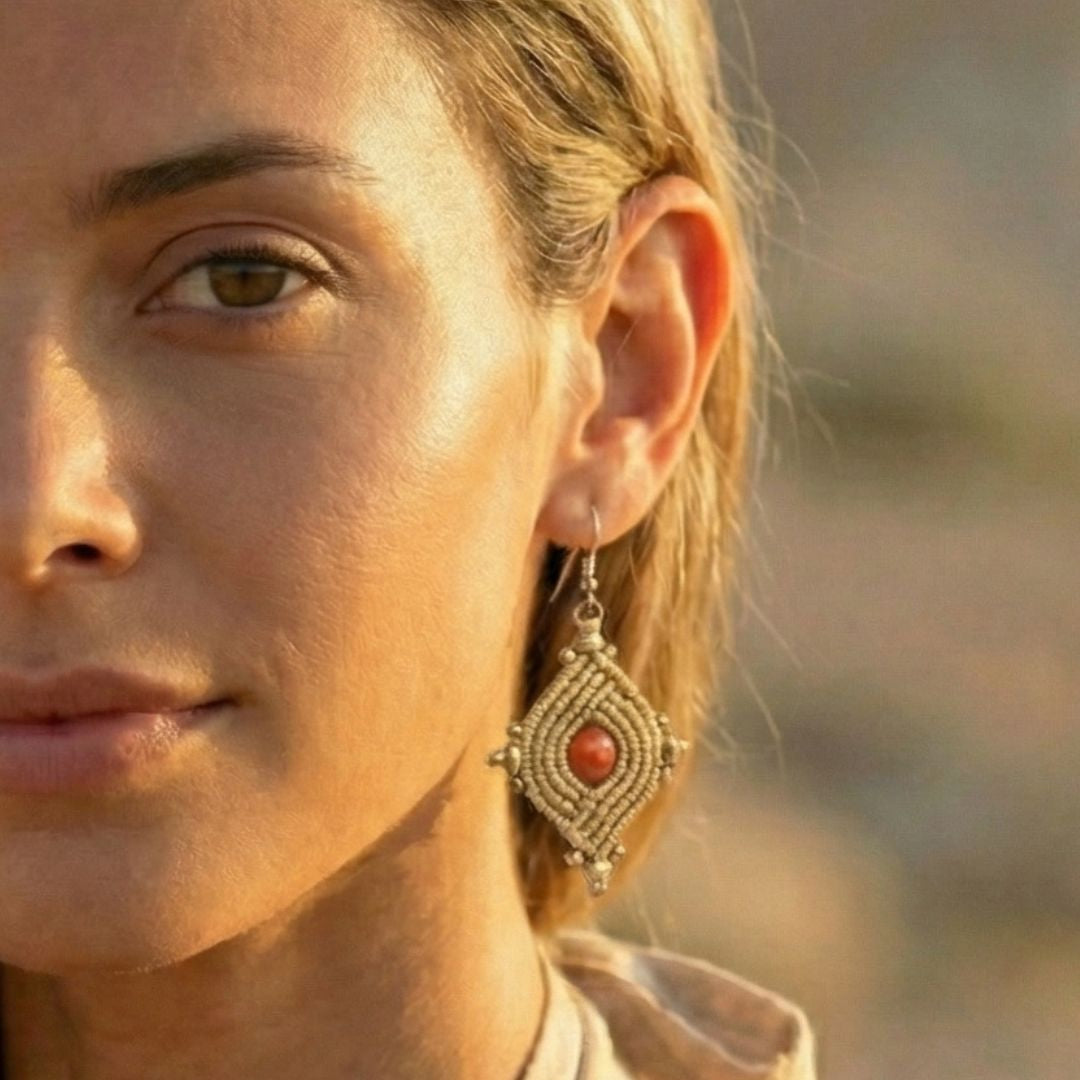 עגילי 'הופי' קאמל וג'ספר אדום