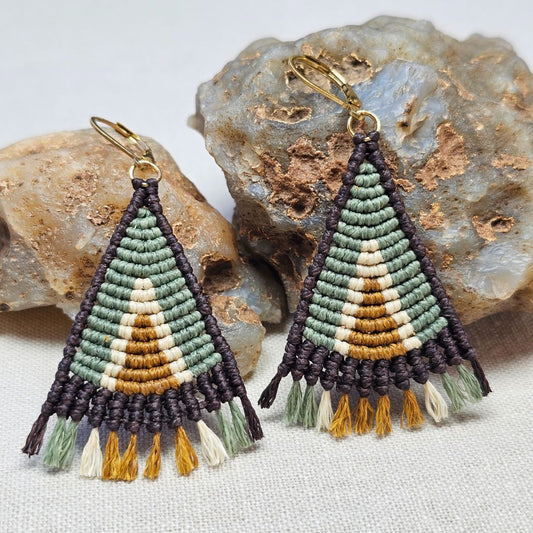 עגילי 'טיפי' זית וחום