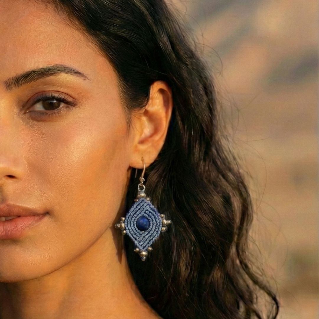 עגילי 'הופי' כחלחל ולאפיס לזולי