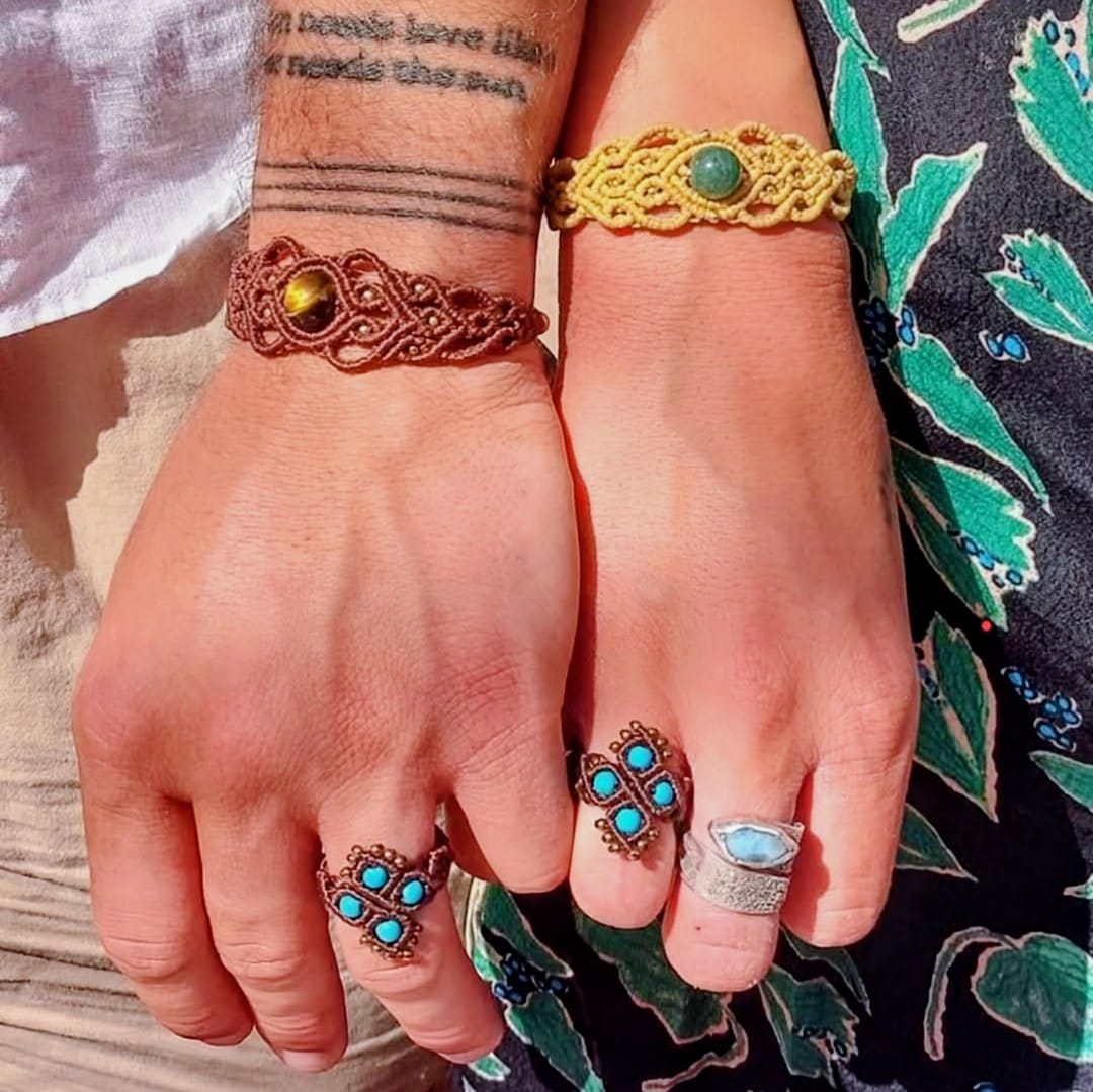 צמיד 'גאיה' - ג'ספר אדום, לברדורייט, קרנליאן