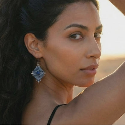 עגילי 'הופי' כחלחל ולאפיס לזולי