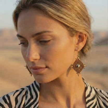 עגילי 'הופי' חום וג'ספר דלמטי